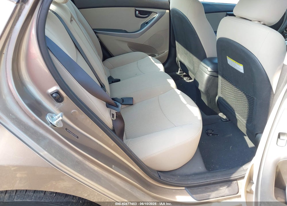 2014 HYUNDAI ELANTRA VIN: 5NPDH4AE8EH479452