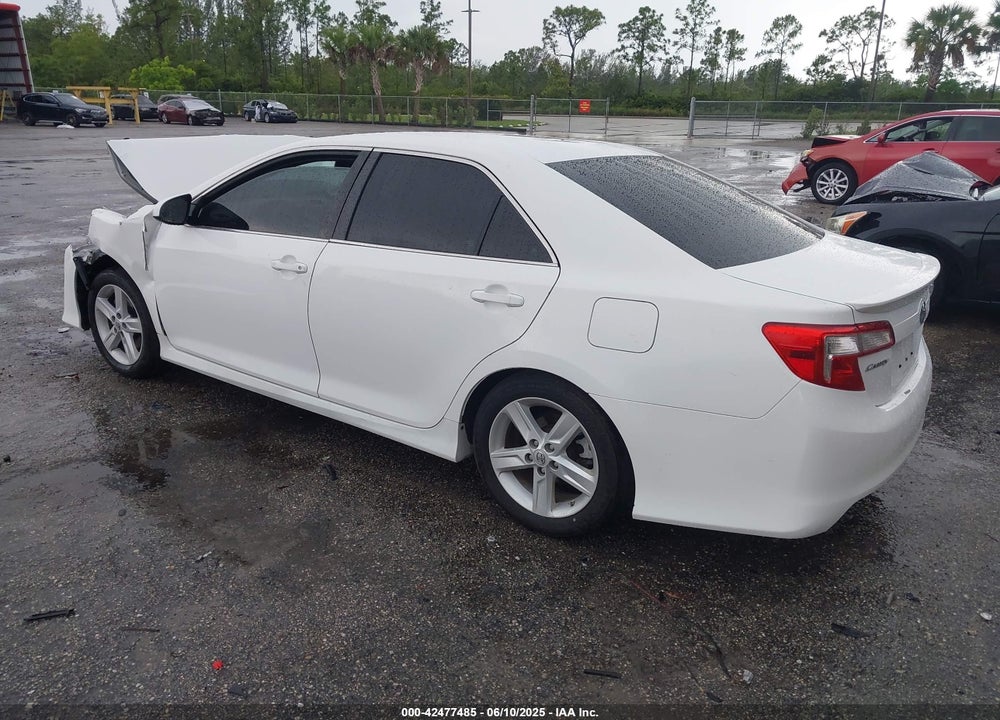 2014 TOYOTA CAMRY SE VIN: 4T1BF1FK8EU832221
