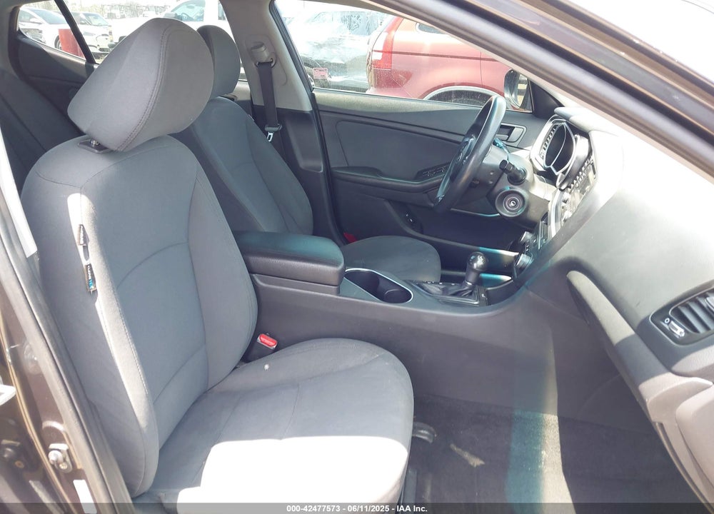 2015 KIA OPTIMA VIN: KNAGM4A79F5621767