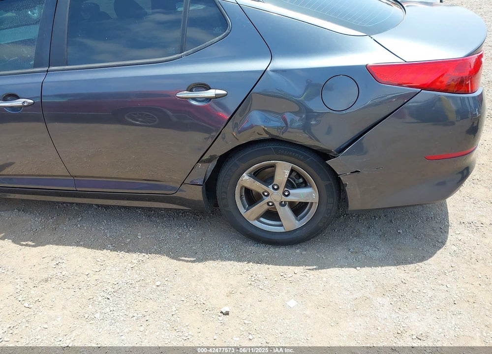 2015 KIA OPTIMA VIN: KNAGM4A79F5621767