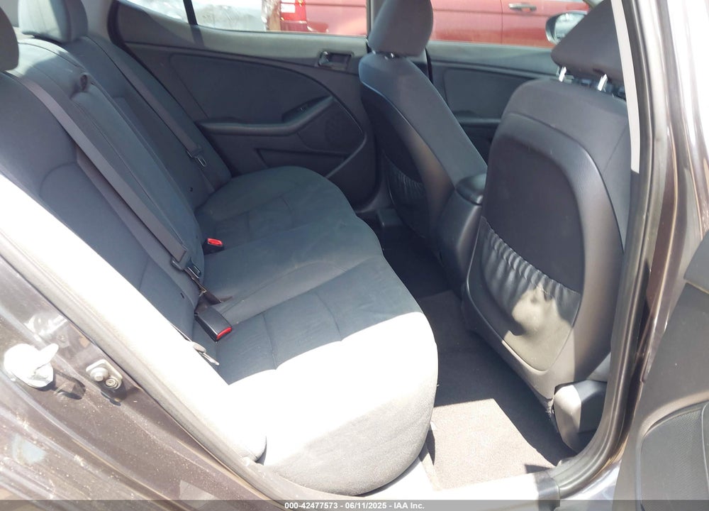 2015 KIA OPTIMA VIN: KNAGM4A79F5621767