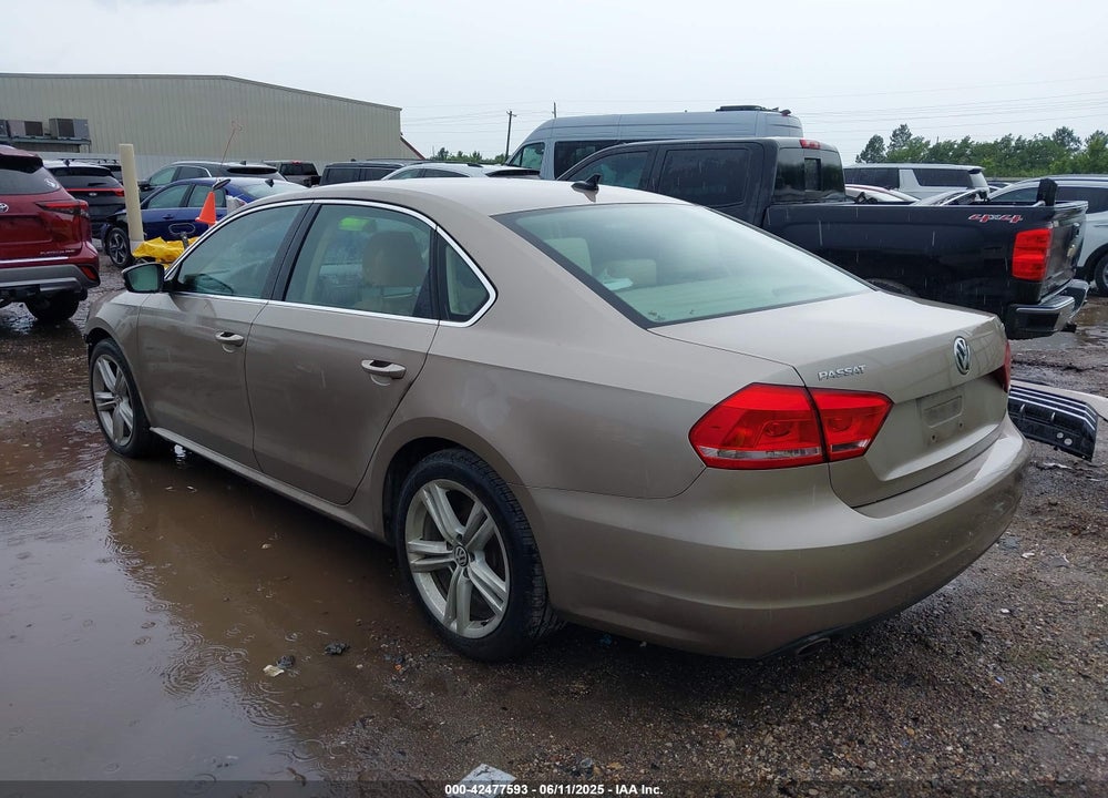 2015 VOLKSWAGEN PASSAT VIN: 1VWBV7A30FC019082