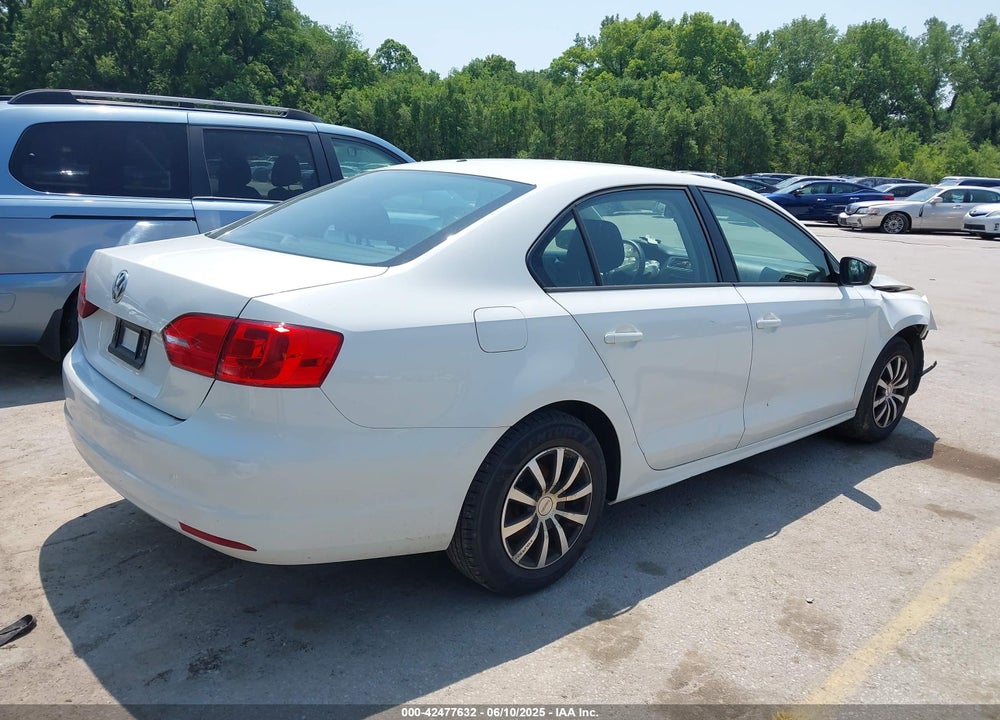 2014 VOLKSWAGEN JETTA 2.0L S VIN: 3VW2K7AJ7EM289320
