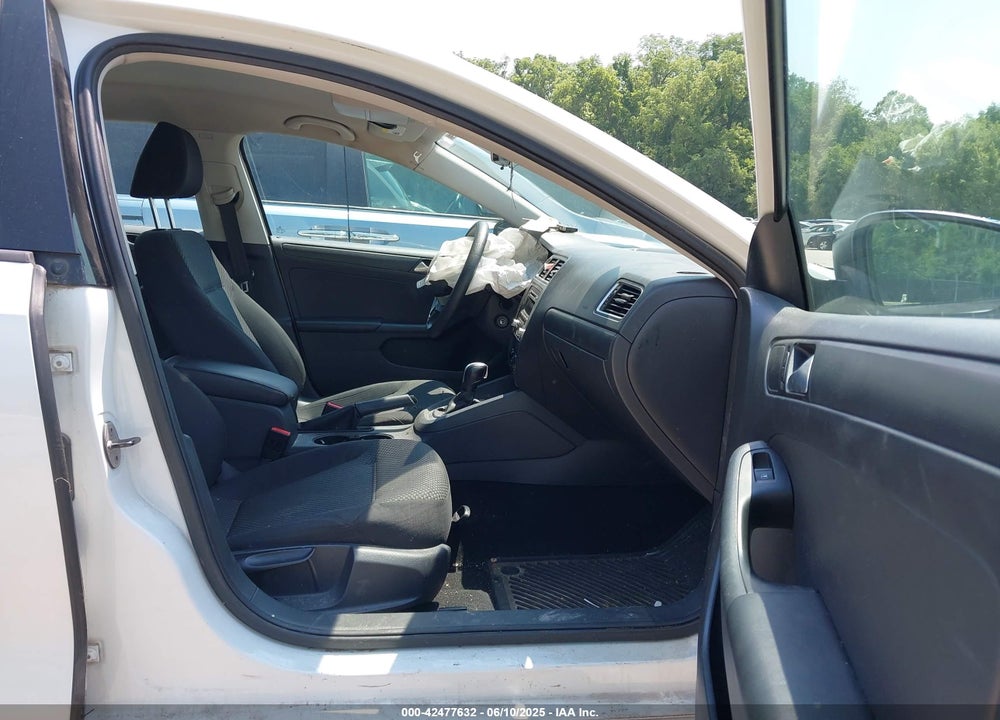2014 VOLKSWAGEN JETTA 2.0L S VIN: 3VW2K7AJ7EM289320