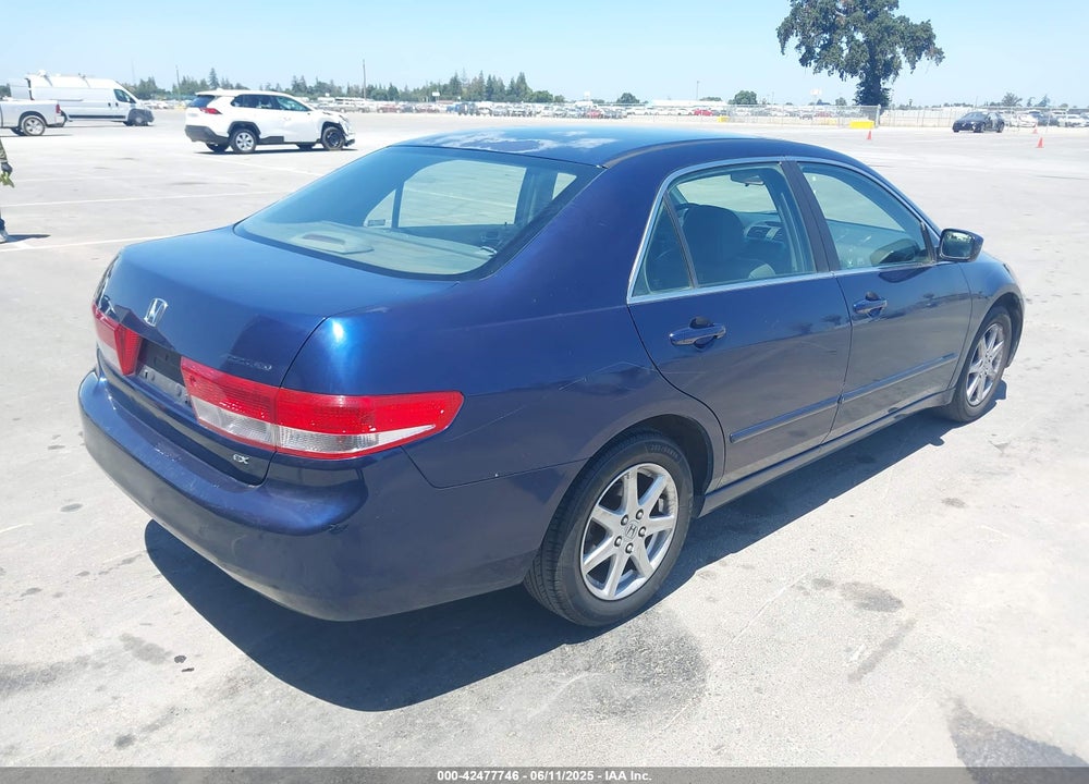 2003 HONDA ACCORD 2.4 EX VIN: JHMCM56703C061742