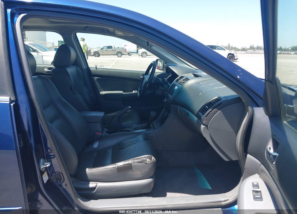 2003 HONDA ACCORD 2.4 EX VIN: JHMCM56703C061742