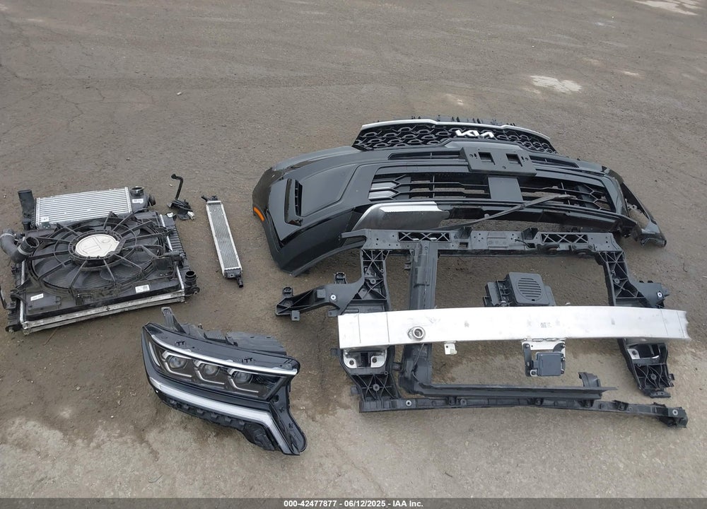2024 KIA SORENTO HYBRID VIN: KNDRKDLGXR5247947