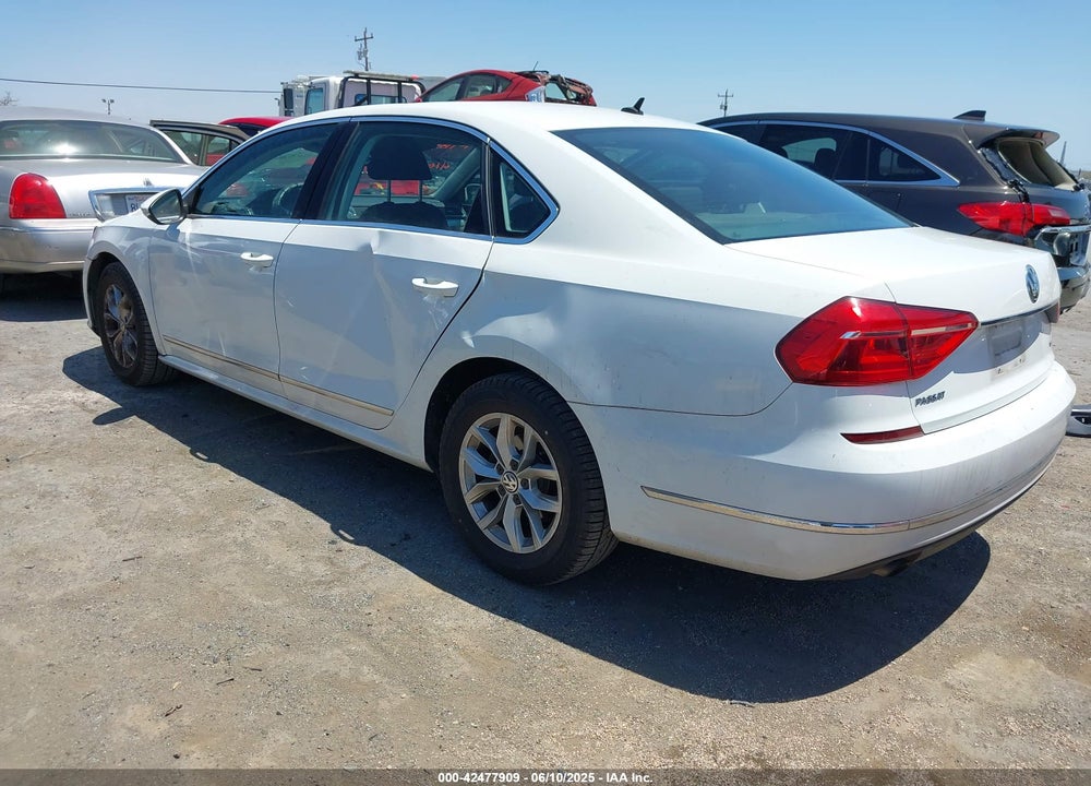 2016 VOLKSWAGEN PASSAT VIN: 1VWAT7A3XGC042002