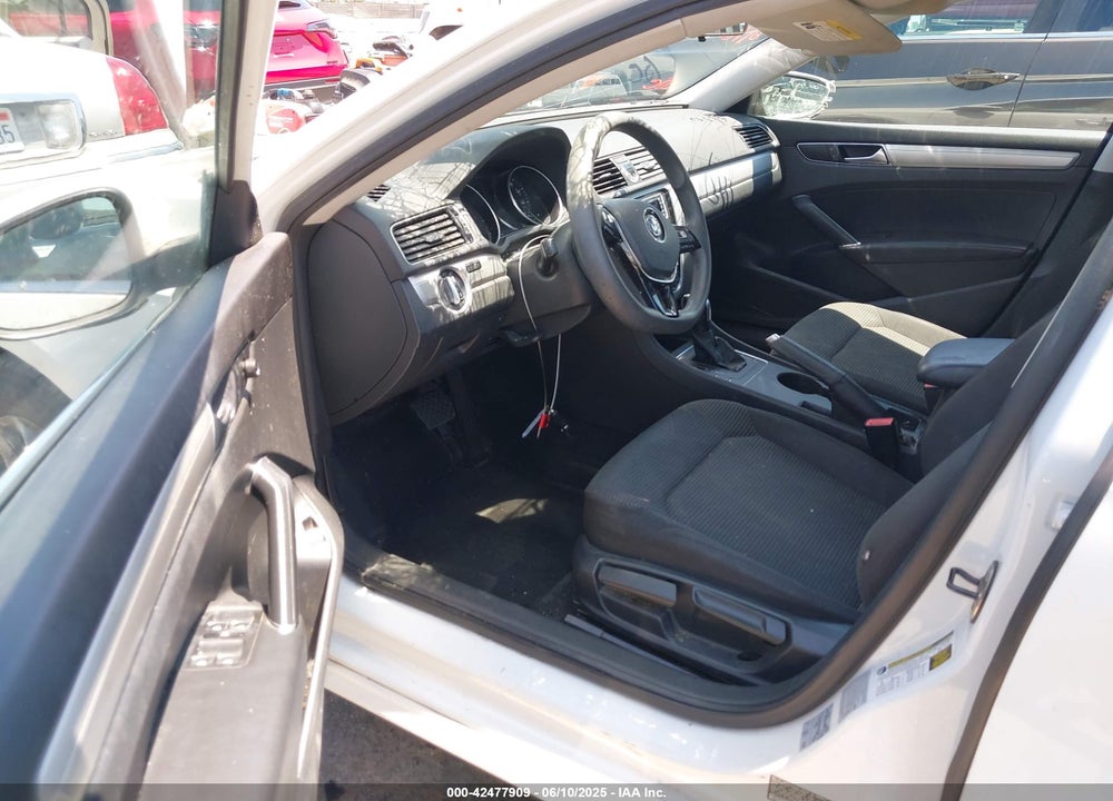 2016 VOLKSWAGEN PASSAT VIN: 1VWAT7A3XGC042002