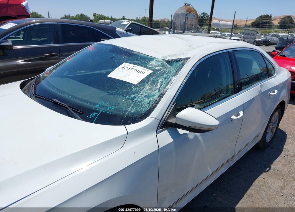 2016 VOLKSWAGEN PASSAT VIN: 1VWAT7A3XGC042002