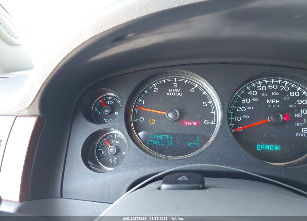 2009 CHEVROLET TAHOE VIN: 1GNFK33059R209350