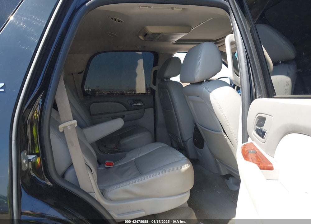 2009 CHEVROLET TAHOE VIN: 1GNFK33059R209350