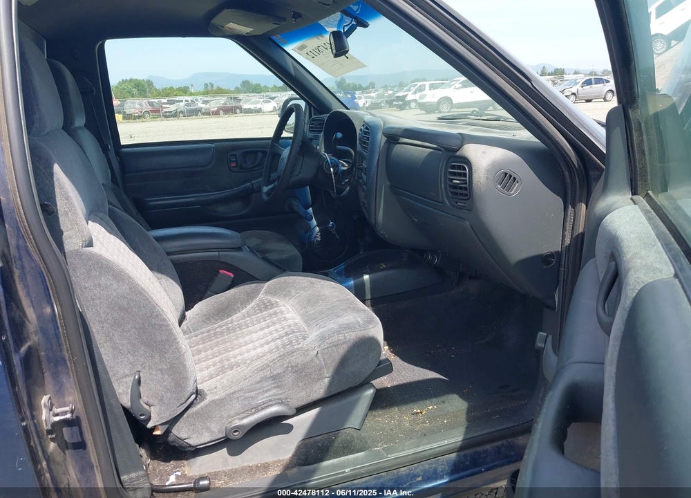 2001 CHEVROLET S-10 LS VIN: 1GCCS14W818253145