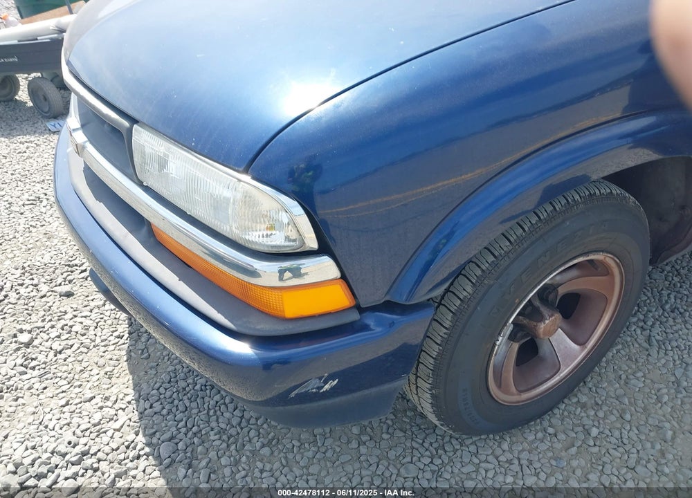 2001 CHEVROLET S-10 LS VIN: 1GCCS14W818253145