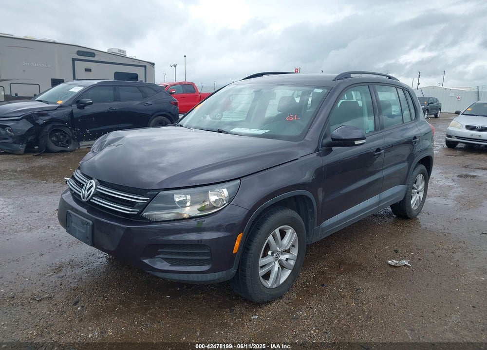 2016 VOLKSWAGEN TIGUAN VIN: WVGAV7AX4GW580074