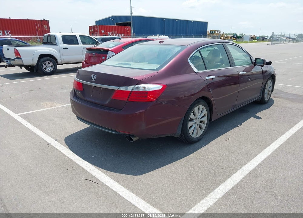 2015 HONDA ACCORD SEDAN VIN: 1HGCR2F82FA082264