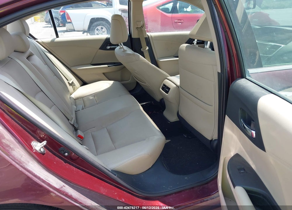 2015 HONDA ACCORD SEDAN VIN: 1HGCR2F82FA082264