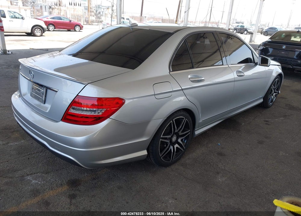 2014 MERCEDES-BENZ C 250 VIN: WDDGF4HB5ER319638