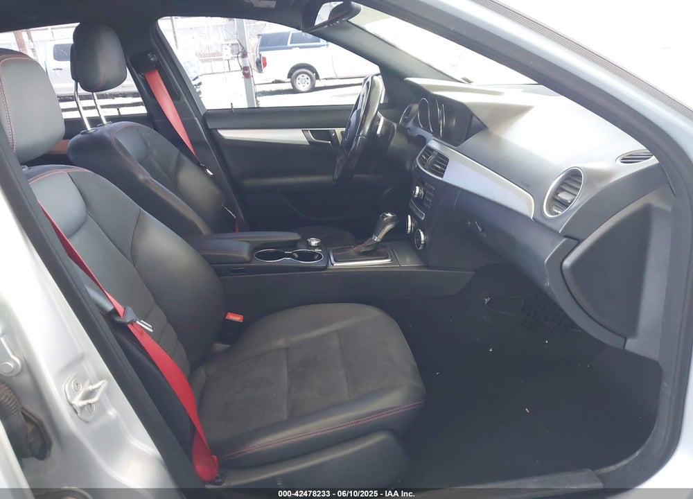 2014 MERCEDES-BENZ C 250 VIN: WDDGF4HB5ER319638