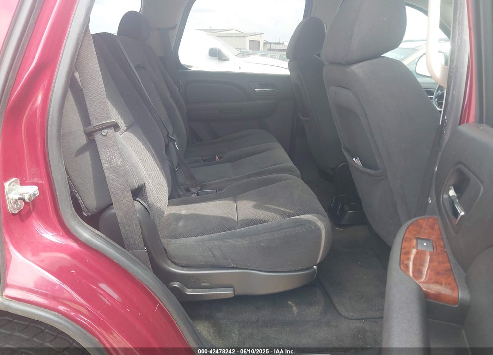 2007 CHEVROLET TAHOE VIN: 1GNFC13027R266393