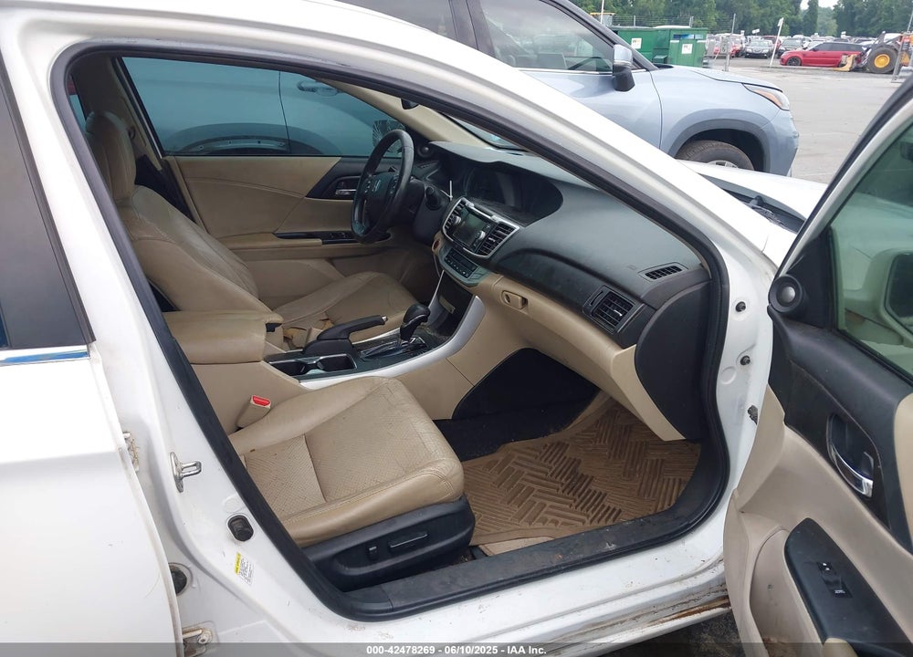 2013 HONDA ACCORD VIN: 1HGCR2F84DA224871