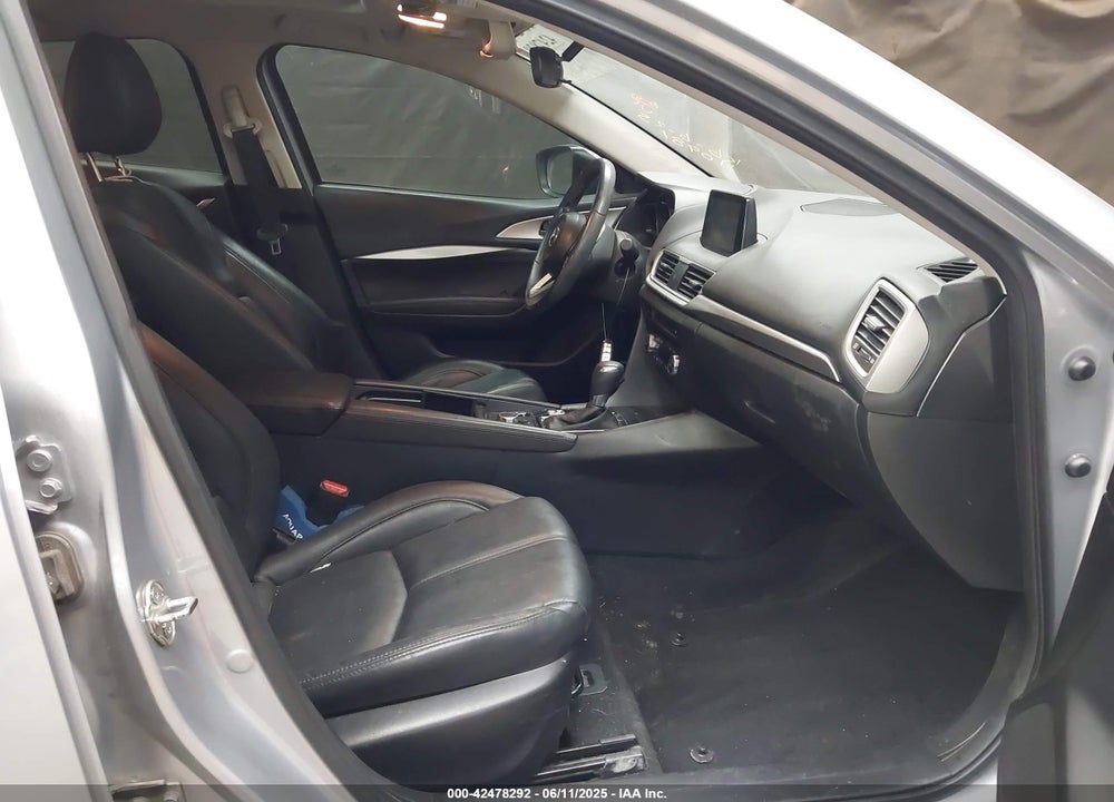 2017 MAZDA MAZDA3 VIN: JM1BN1V72H1110981