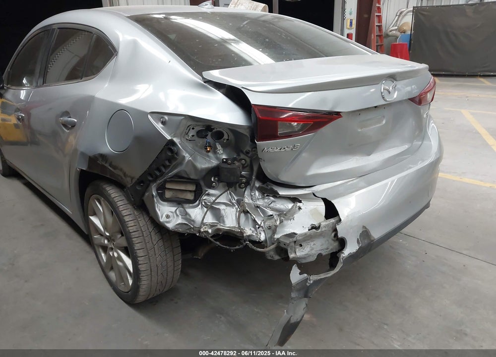2017 MAZDA MAZDA3 VIN: JM1BN1V72H1110981
