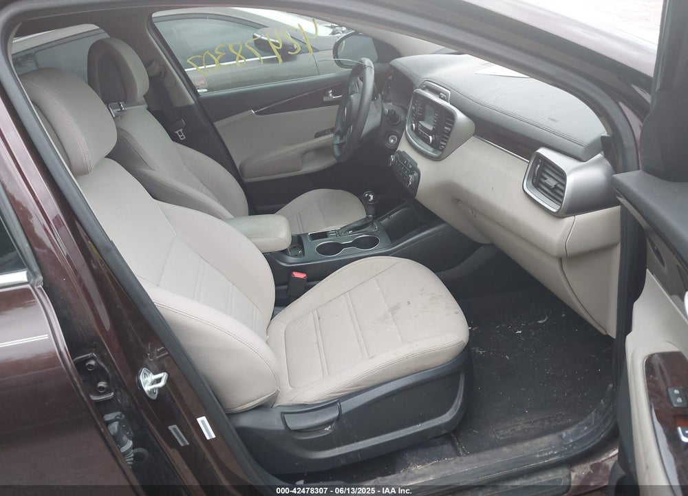 2016 KIA SORENTO VIN: 5XYPG4A38GG008541