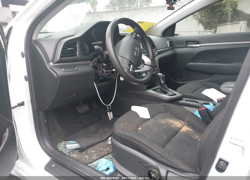 2019 HYUNDAI ELANTRA SE VIN: 5NPD74LF4KH449143