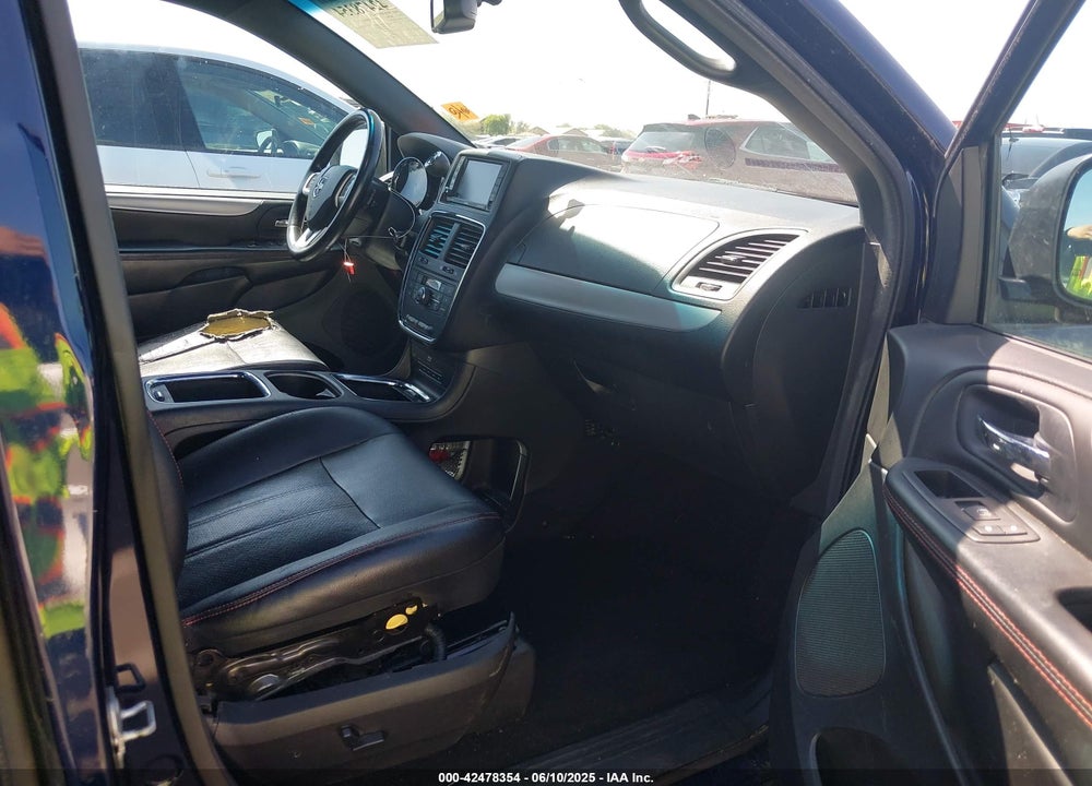 2016 DODGE GRAND CARAVAN R/T VIN: 2C4RDGEG9GR196787