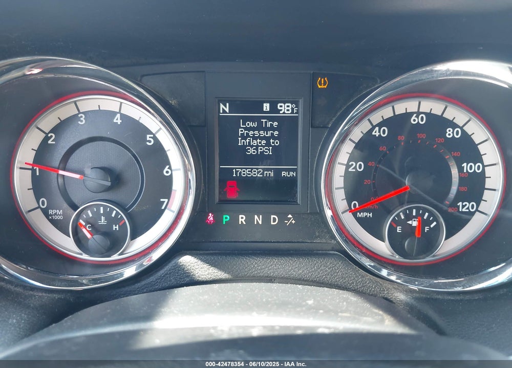 2016 DODGE GRAND CARAVAN R/T VIN: 2C4RDGEG9GR196787