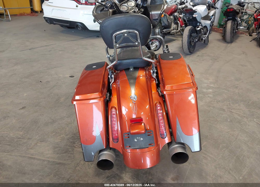 2013 HARLEY-DAVIDSON FLTRXSE CVO ROAD GLIDE CUSTOM VIN: 1HD1TC812DB950606