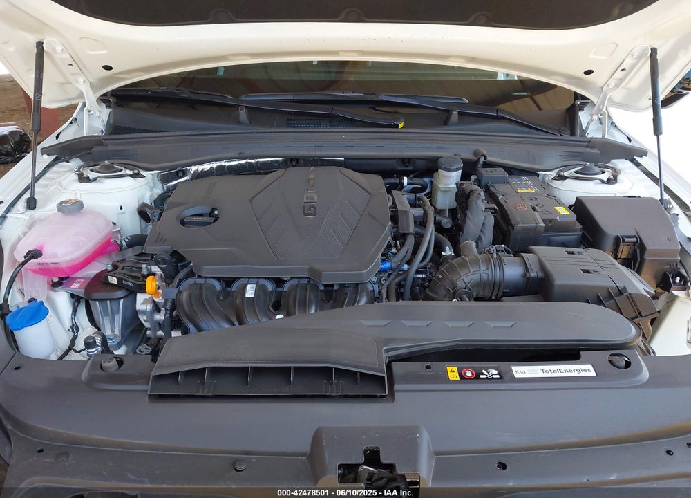 2025 KIA K5 VIN: KNAG64J74S5365686