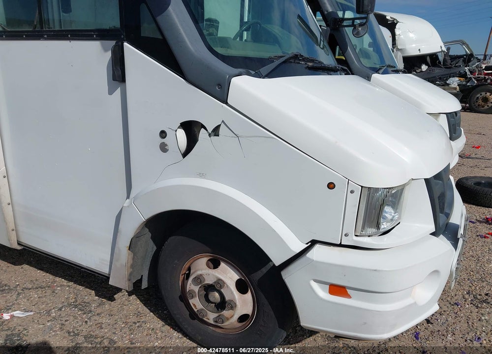 2015 ISUZU COMMERCIAL VAN VIN: JALB4T170F7W00400