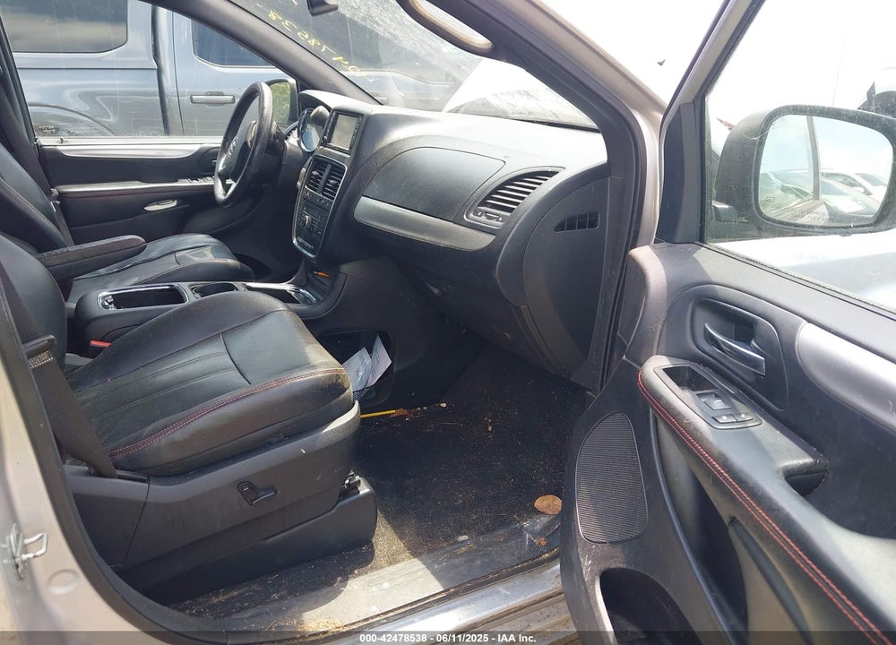 2011 DODGE GRAND CARAVAN R/T VIN: 2D4RN7DG5BR786477