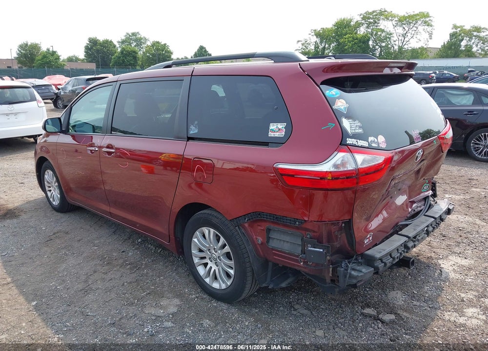 2017 TOYOTA SIENNA XLE 8 PASSENGER VIN: 5TDYZ3DC1HS897384