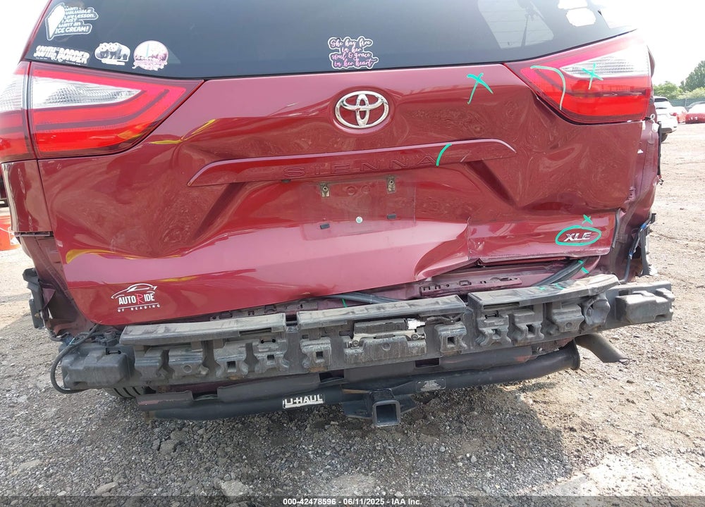 2017 TOYOTA SIENNA XLE 8 PASSENGER VIN: 5TDYZ3DC1HS897384