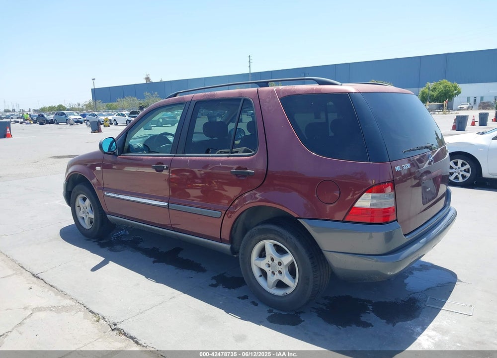 1999 MERCEDES-BENZ ML 320 VIN: 4JGAB54E4XA118862