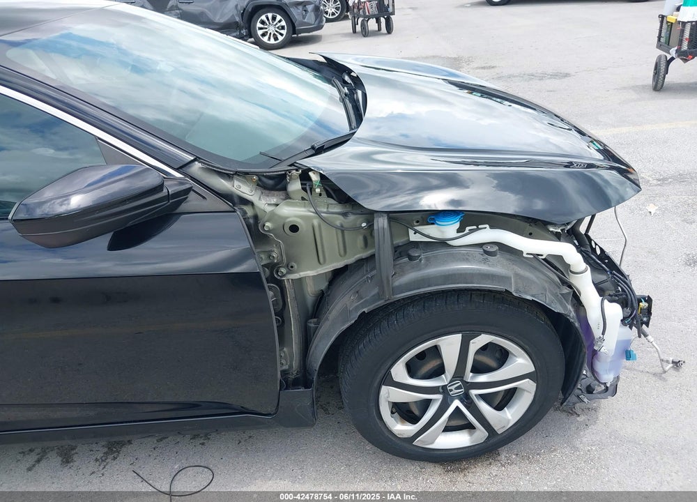 2018 HONDA CIVIC VIN: 2HGFC2F51JH598663