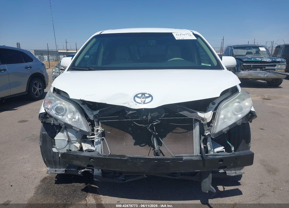 2013 TOYOTA SIENNA LE V6 8 PASSENGER VIN: 5TDKK3DC1DS314901