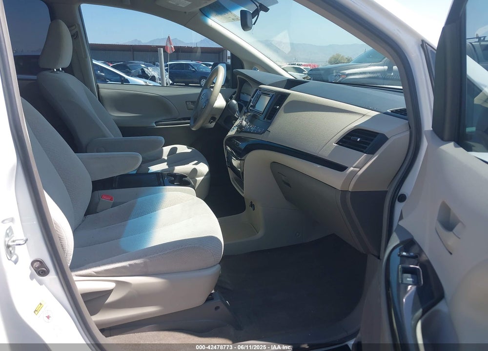 2013 TOYOTA SIENNA LE V6 8 PASSENGER VIN: 5TDKK3DC1DS314901