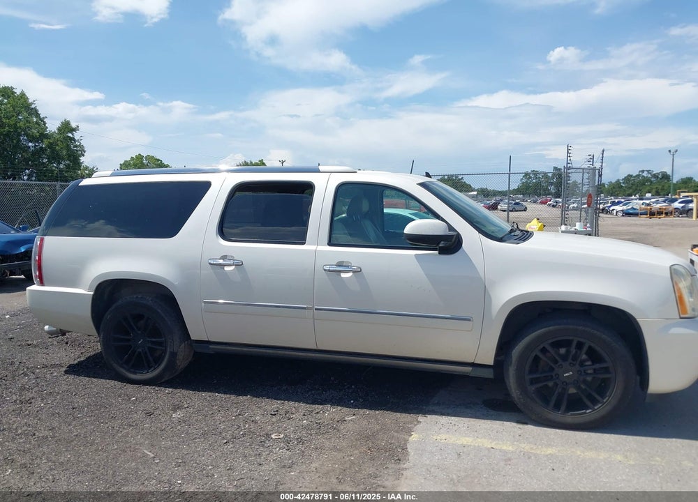 2011 GMC YUKON XL 1500 VIN: 1GKS2MEF1BR255184