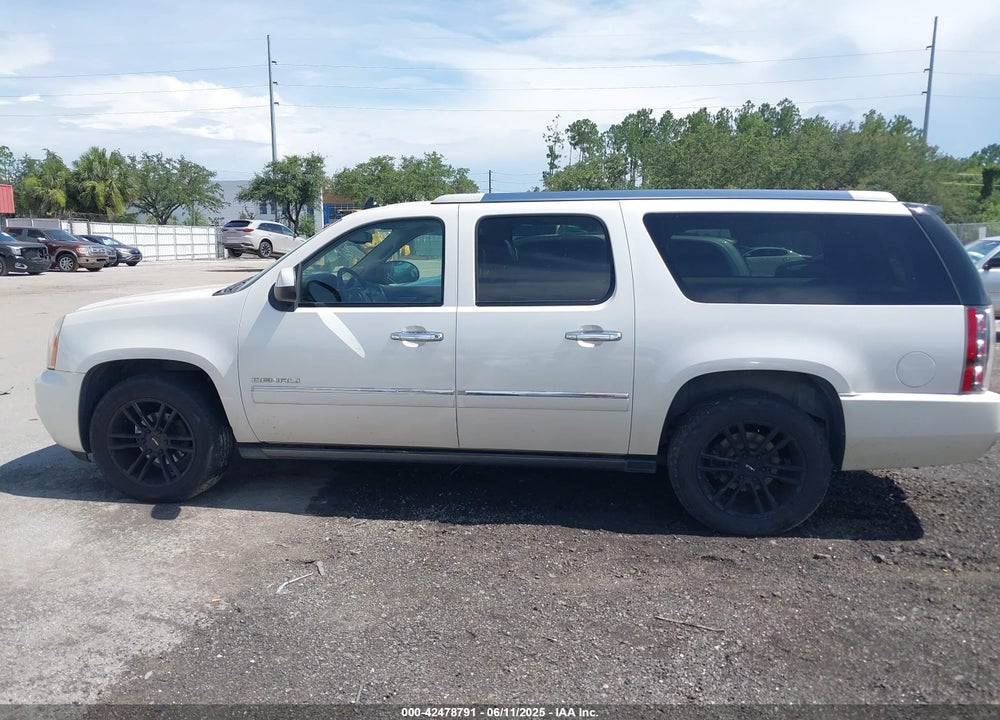 2011 GMC YUKON XL 1500 VIN: 1GKS2MEF1BR255184