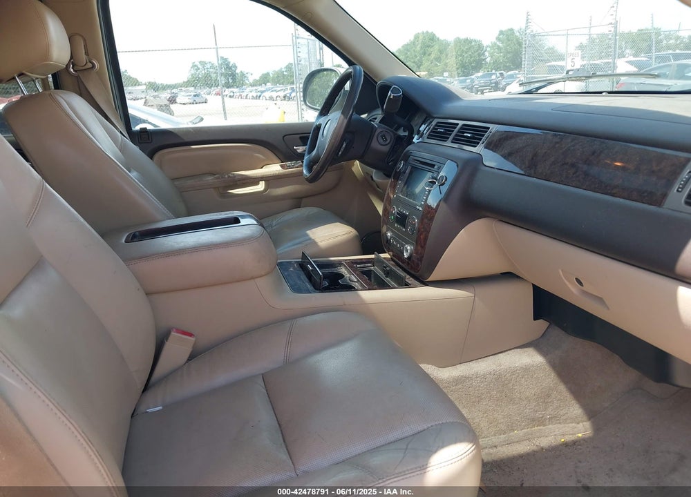 2011 GMC YUKON XL 1500 VIN: 1GKS2MEF1BR255184