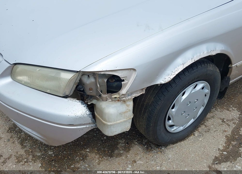 1999 TOYOTA CAMRY LE VIN: 4T1BG22K4XU574226