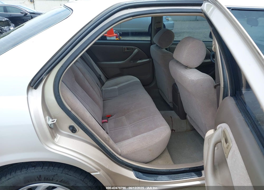 1999 TOYOTA CAMRY LE VIN: 4T1BG22K4XU574226