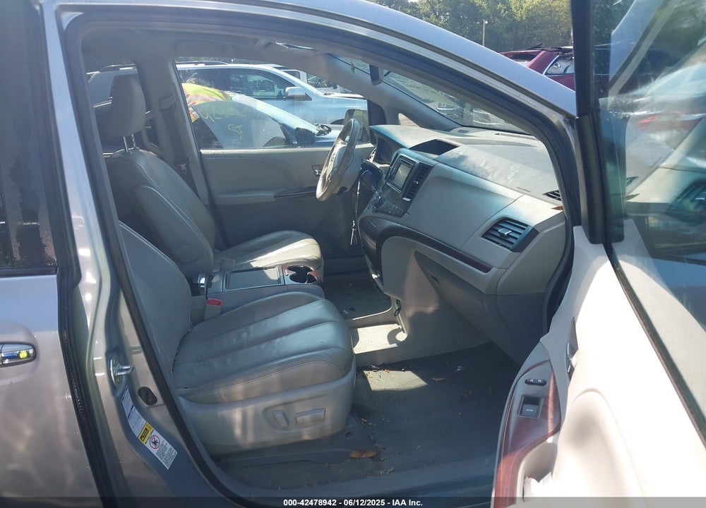 2014 TOYOTA SIENNA XLE 7 PASSENGER VIN: 5TDDK3DC0ES087274
