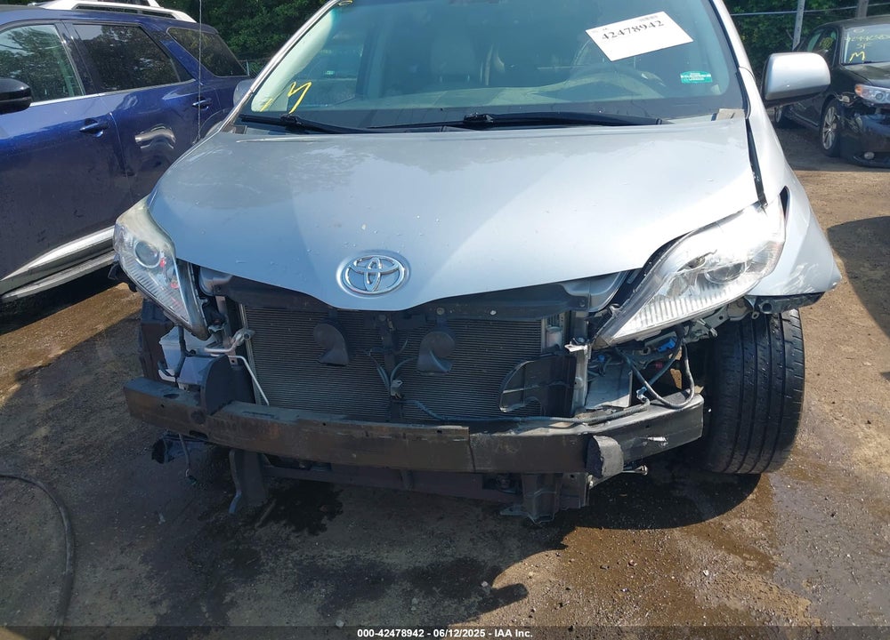 2014 TOYOTA SIENNA XLE 7 PASSENGER VIN: 5TDDK3DC0ES087274