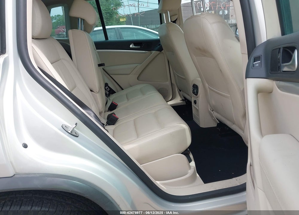 2012 VOLKSWAGEN TIGUAN VIN: WVGBV7AX7CW604589