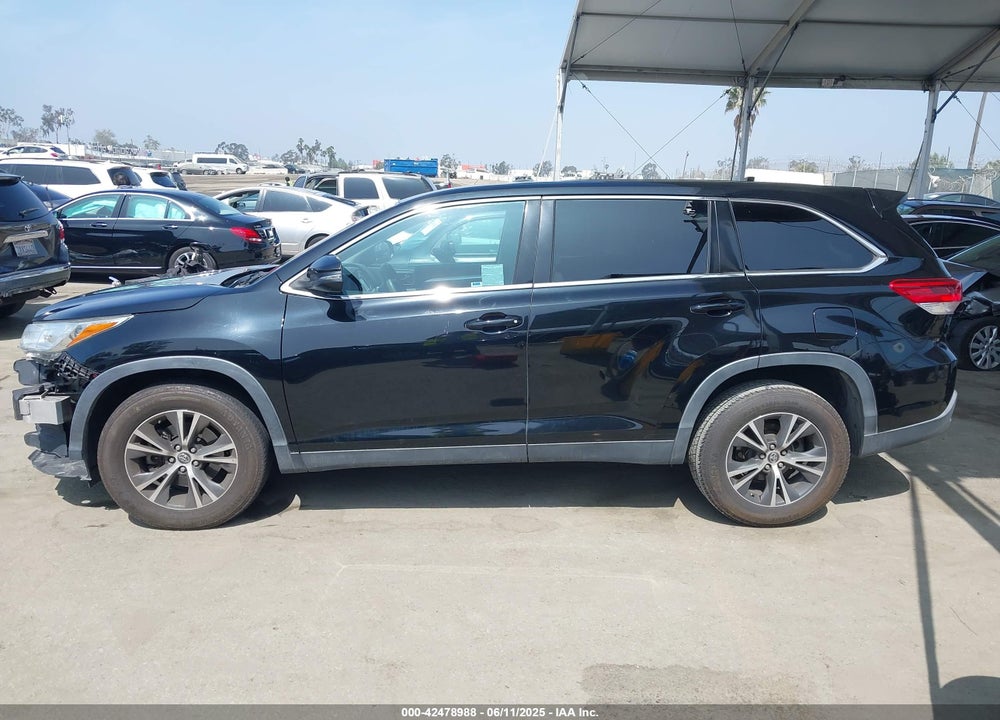 2019 TOYOTA HIGHLANDER LE VIN: 5TDZARFH7KS048715